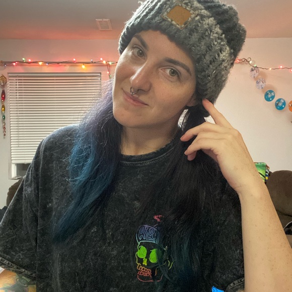 Meet your Posher, Saria Foxx🦊💜 - Picture 7 of 14